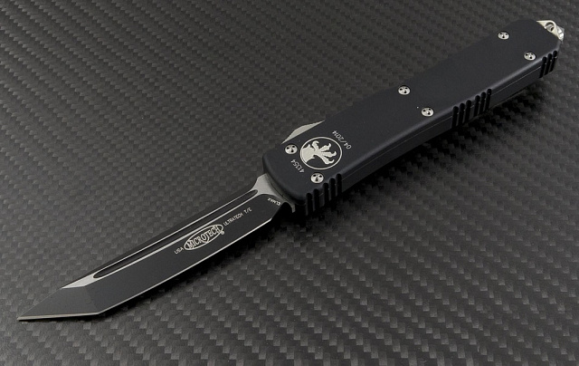 Нож Microtech Ultratech Black 123-1 с автоматическим открытием/закрытием клинка.