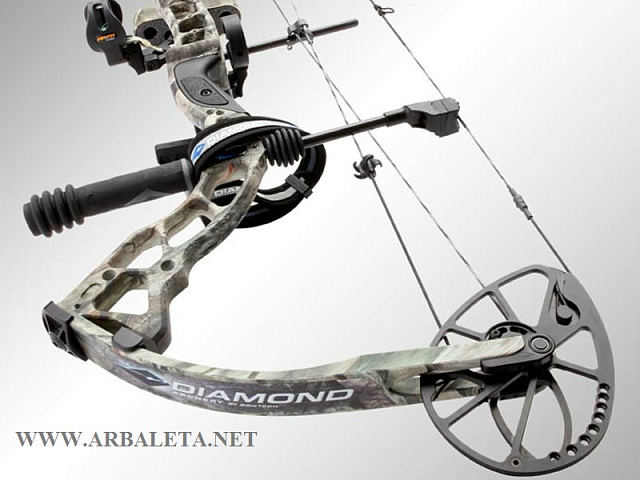 Блочный лук  Bowtech  "Diamond  Outlaw" с комплектом для стрельбы.